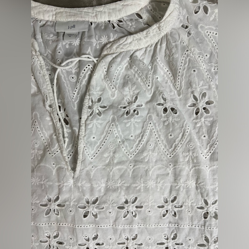 J. Jill Women’s Top Size Medium Eyelet Peasant‎ Blouse - Picture 7 of 9